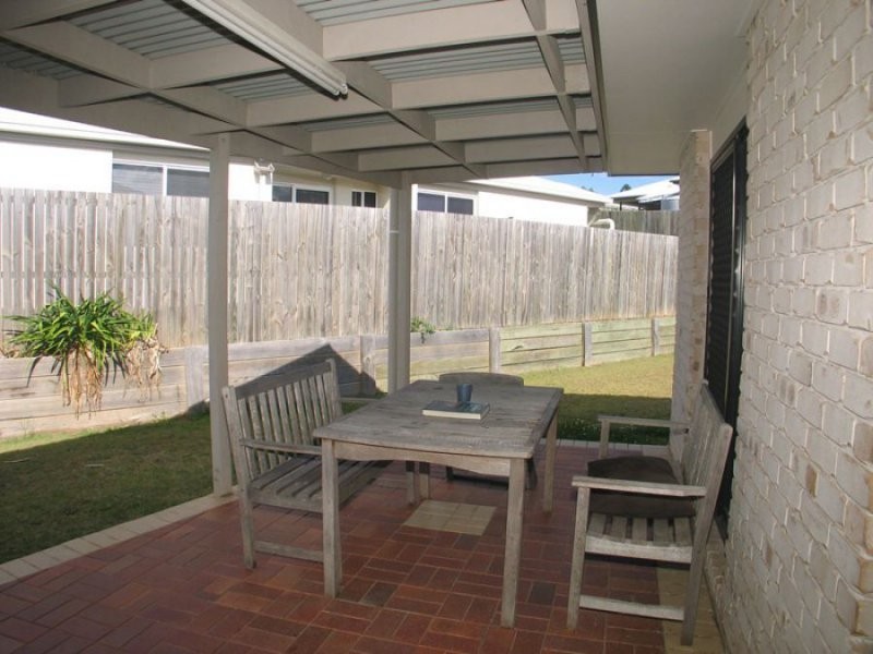 2 Chairmans Close, Jones Hill QLD 4570