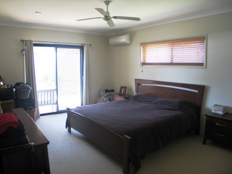 2 Chairmans Close, Jones Hill QLD 4570
