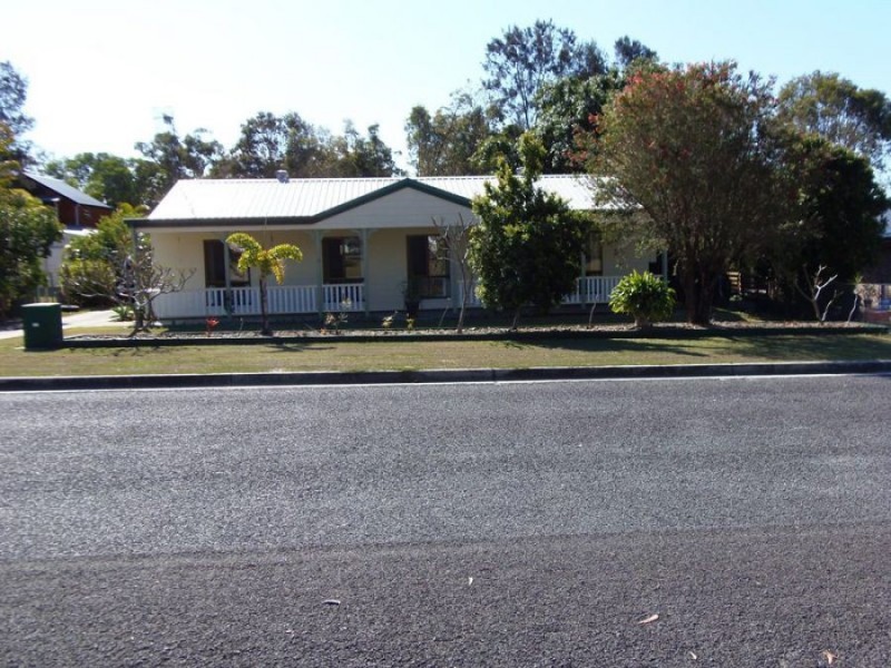 11 Beagle Avenue, Cooloola Cove QLD 4580