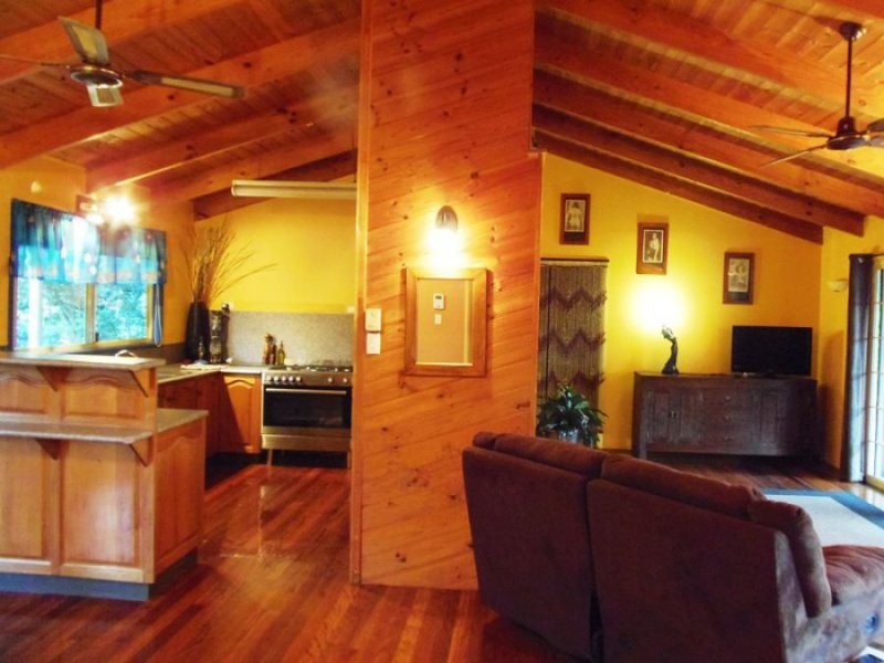 10 Carana Avenue, Jones Hill QLD 4570