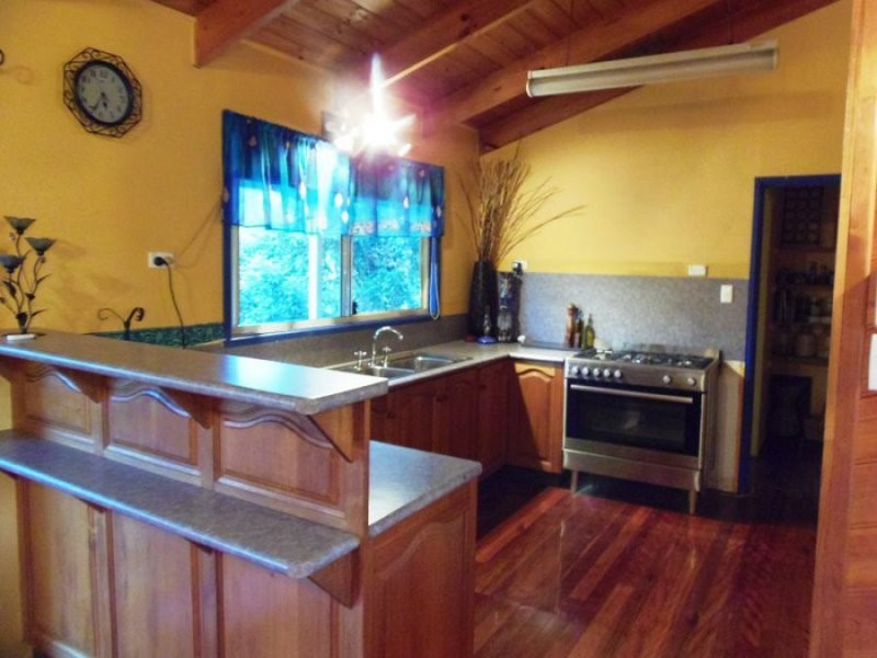 10 Carana Avenue, Jones Hill QLD 4570