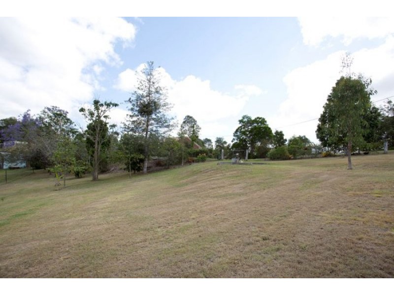 15 Wacal Road, Mothar Mountain QLD 4570
