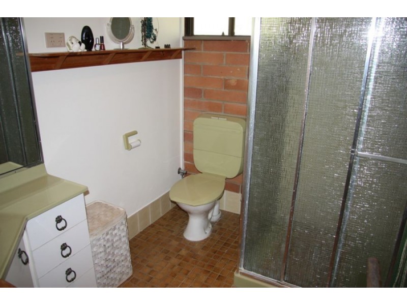 Canina QLD 4570