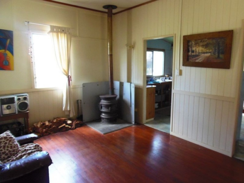 27 Bridge Street, Kilkivan QLD 4600