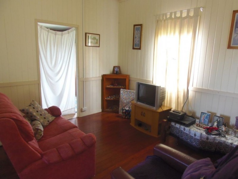 27 Bridge Street, Kilkivan QLD 4600