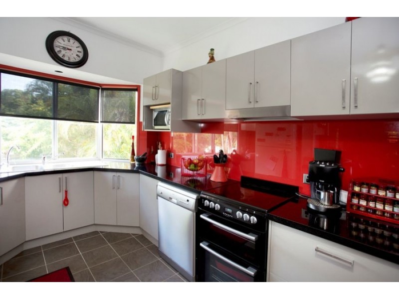4 Ambulance Street, Pomona QLD 4568