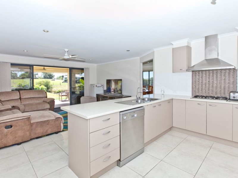 62 Taylor Road, Veteran QLD 4570