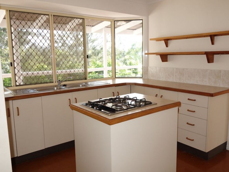 92 Robert Road, Chatsworth QLD 4570