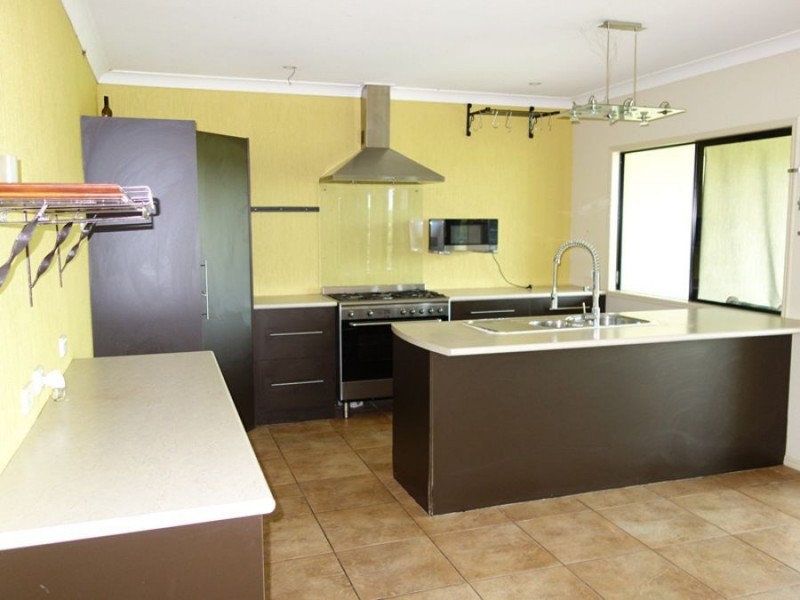 14 Wacal Road, Mothar Mountain QLD 4570