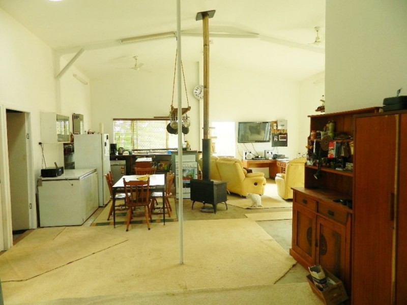 2034 Noosa Road, Traveston QLD 4570