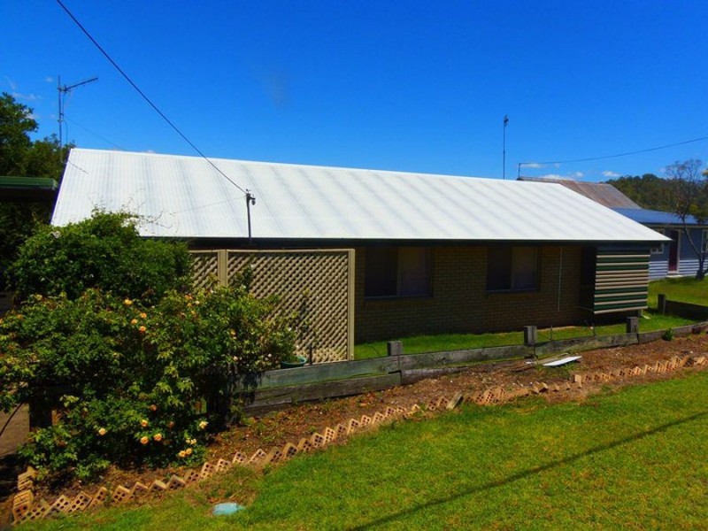 42 Barnes Street, Goomeri QLD 4601