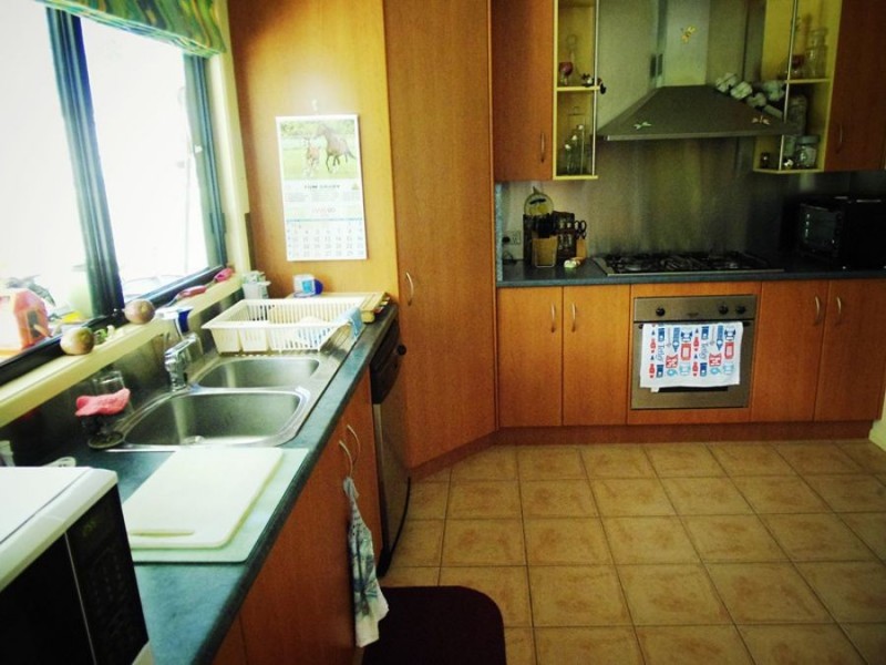 11 Mayflower Avenue, Cooloola Cove QLD 4580