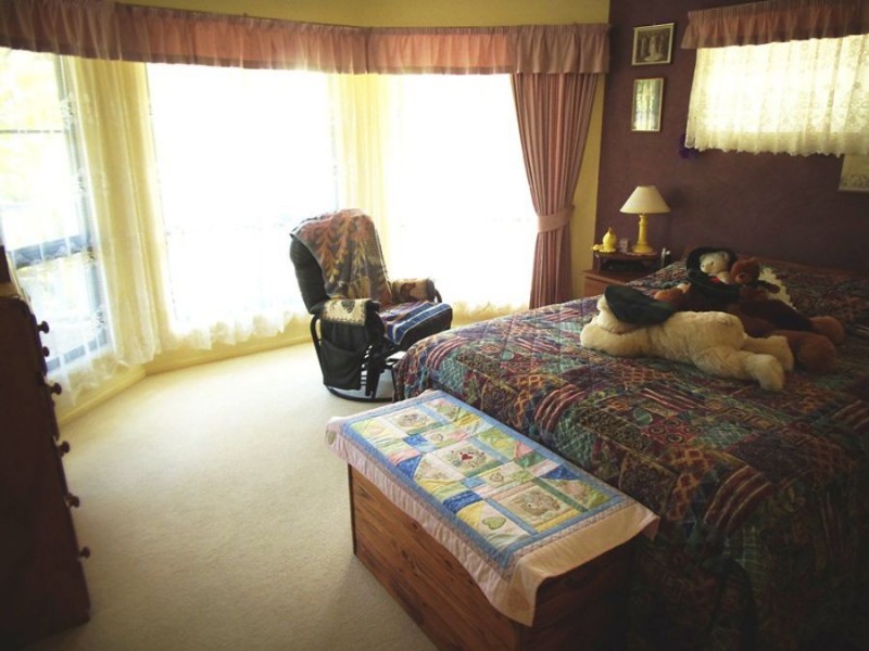 11 Mayflower Avenue, Cooloola Cove QLD 4580