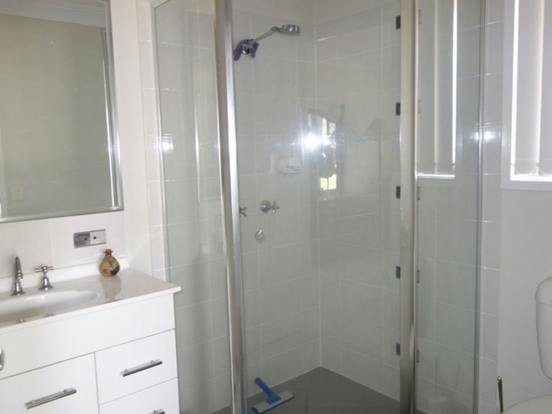 6 Grosvenor Court, Southside QLD 4570