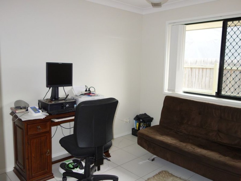 6 Grosvenor Court, Southside QLD 4570