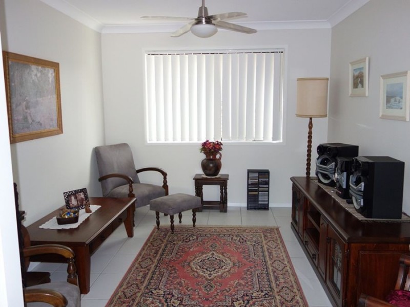 6 Grosvenor Court, Southside QLD 4570