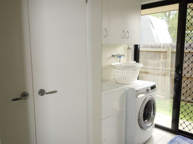 6 Grosvenor Court, Southside QLD 4570