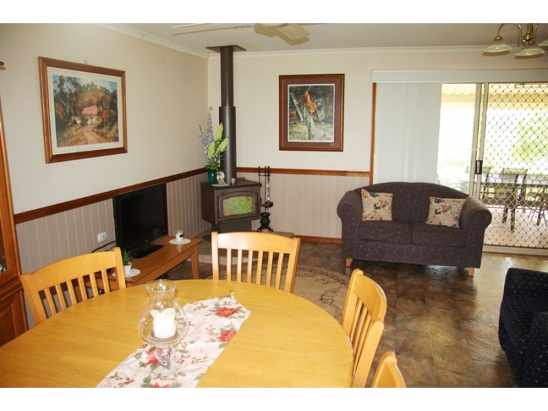 Canina QLD 4570