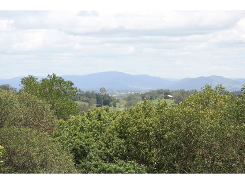 Canina QLD 4570