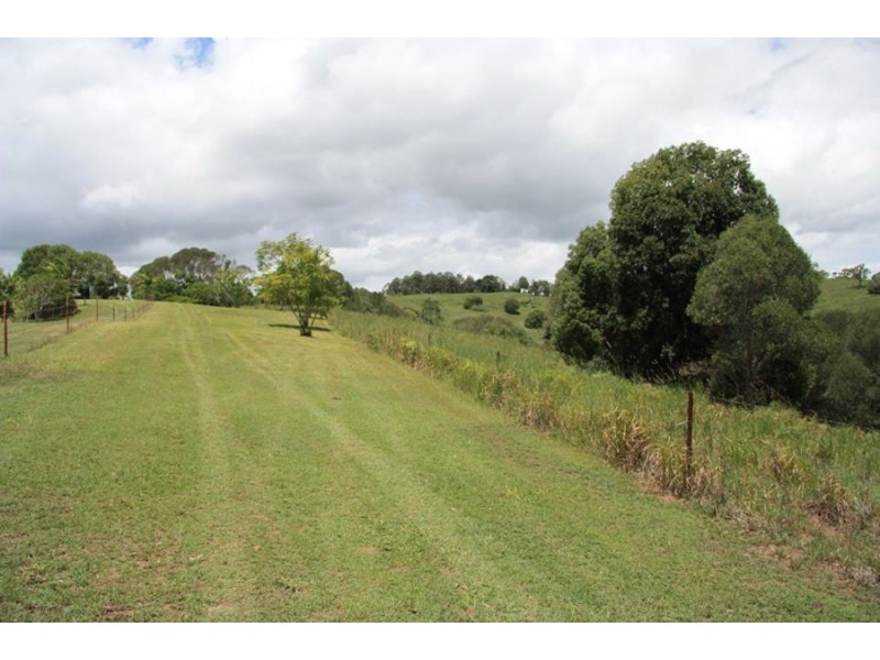 Canina QLD 4570