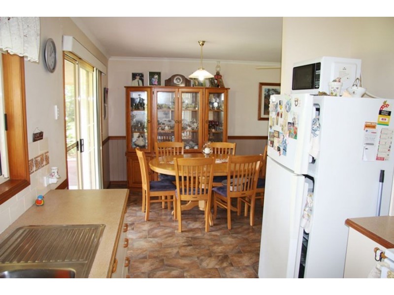 Canina QLD 4570