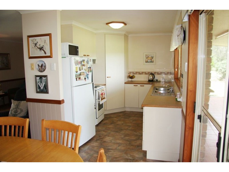 Canina QLD 4570