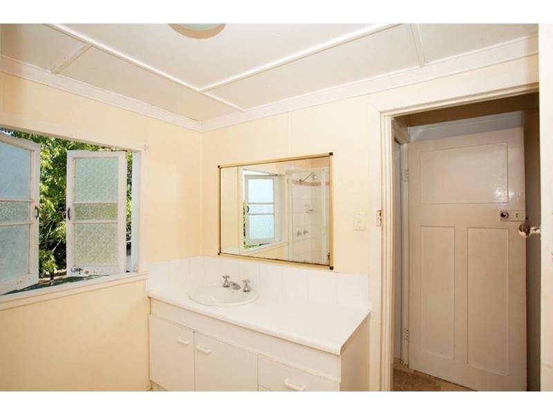 25 Crown Road, Gympie QLD 4570