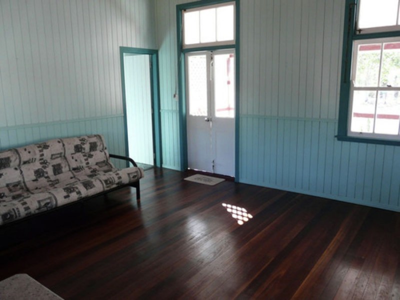 206 Oakview Road, Oakview QLD 4600