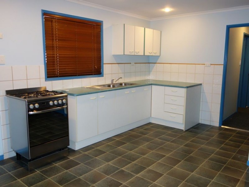9 Council St, Kilkivan QLD 4600
