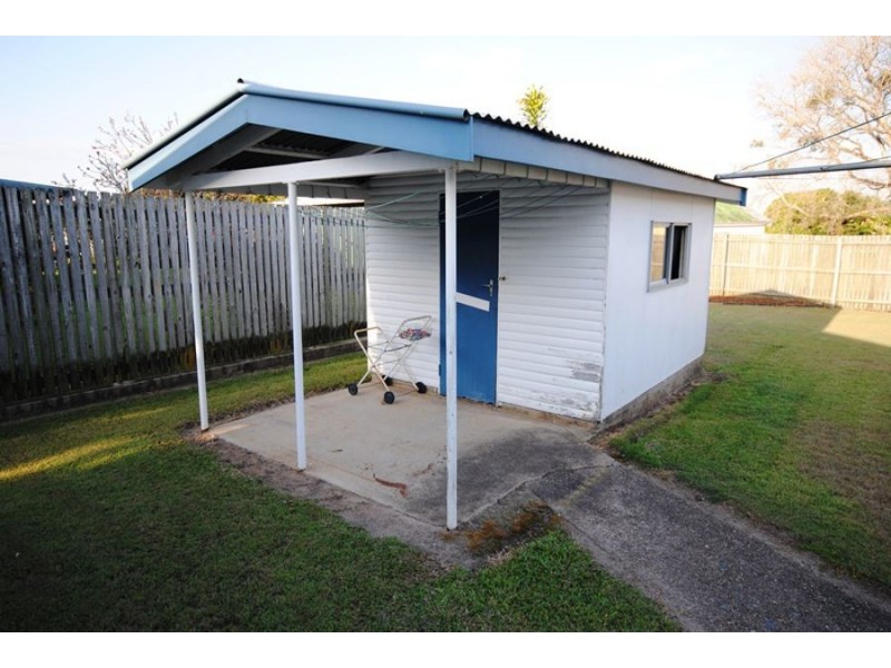 5 Leonard Street, Southside QLD 4570