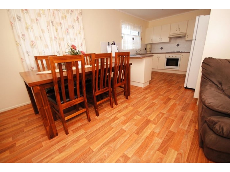 5 Leonard Street, Southside QLD 4570