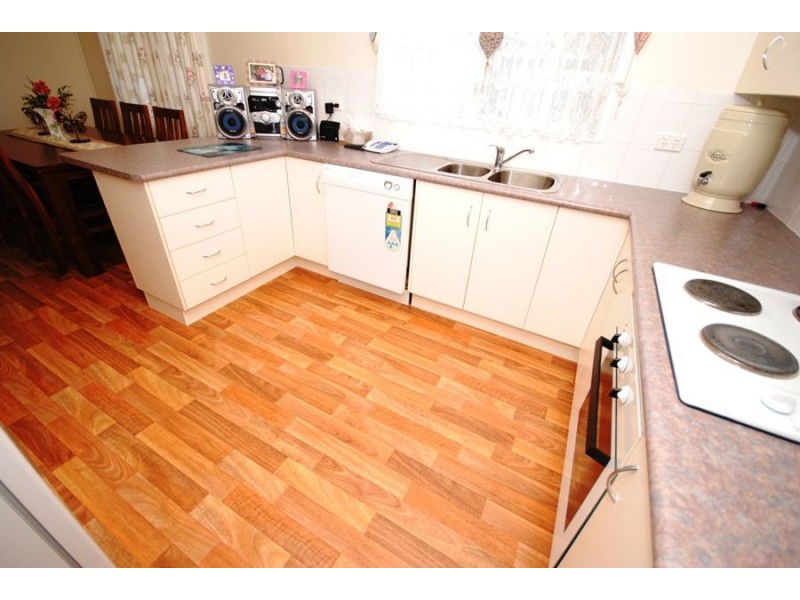 5 Leonard Street, Southside QLD 4570