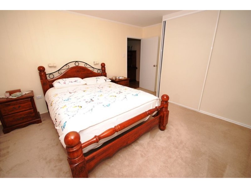 5 Leonard Street, Southside QLD 4570