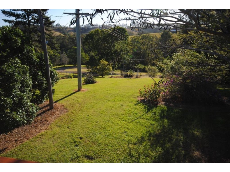 Canina QLD 4570