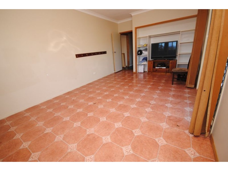 Canina QLD 4570