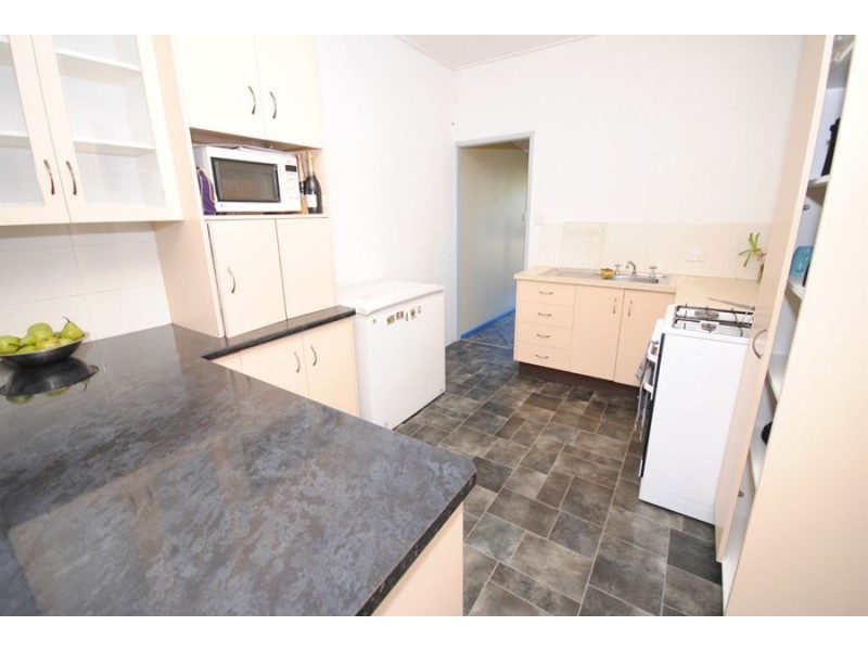 Canina QLD 4570