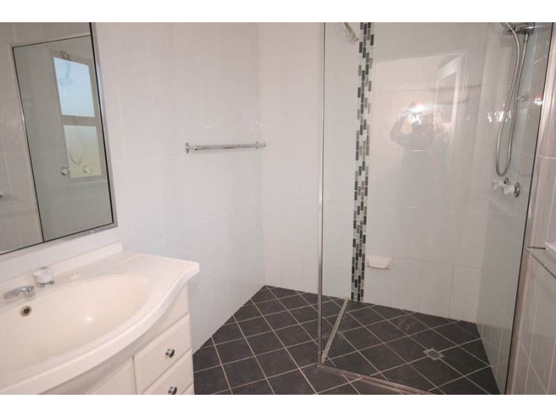 37 Canberra Avenue, Cooloola Cove QLD 4580