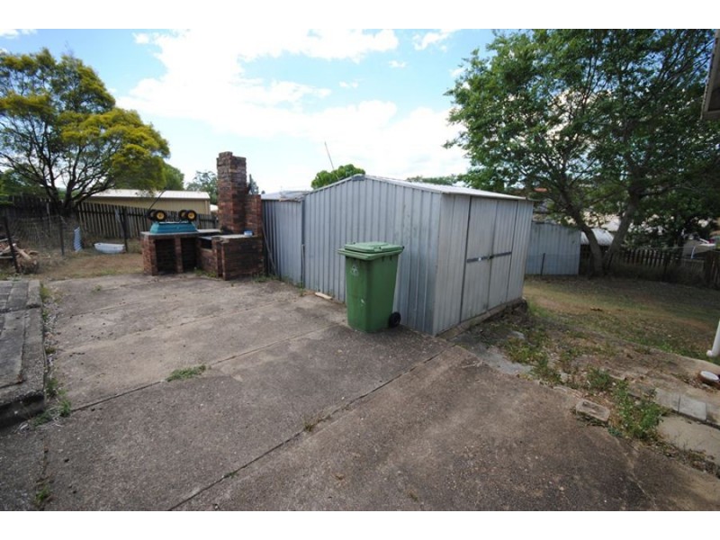 33 Fairview Road, Monkland QLD 4570