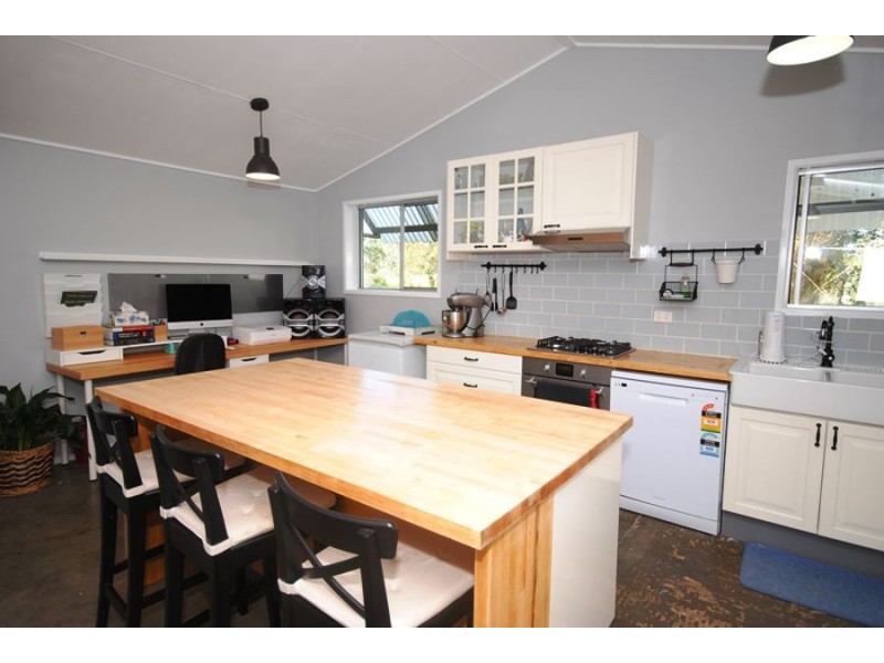 81 Deans Road, The Palms QLD 4570