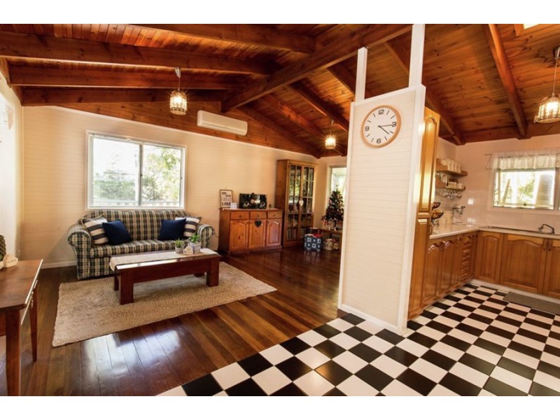 10 Taylor Drive, Pomona QLD 4568