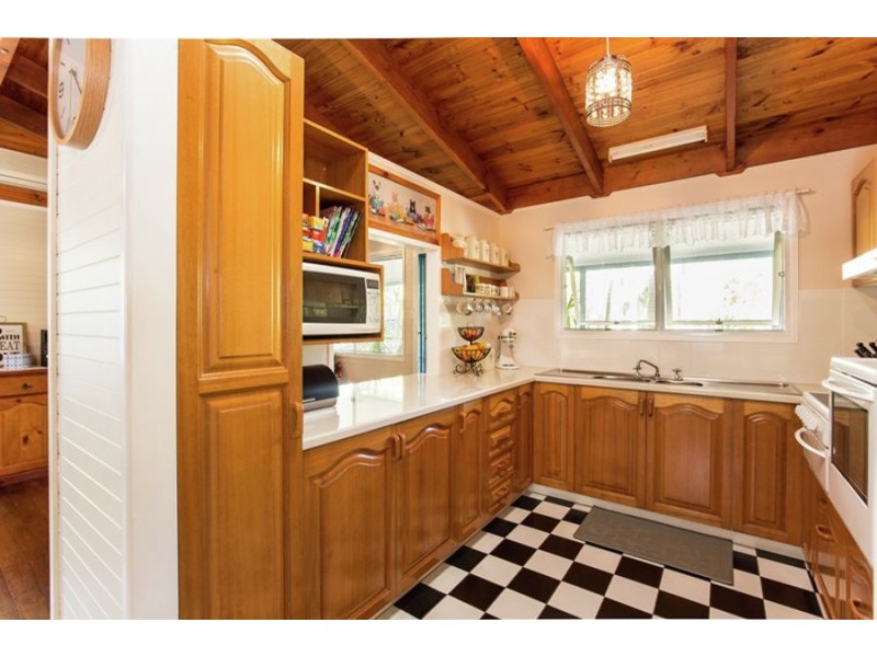 10 Taylor Drive, Pomona QLD 4568