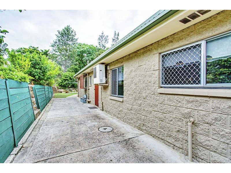 21 Groundwater Road, Southside QLD 4570