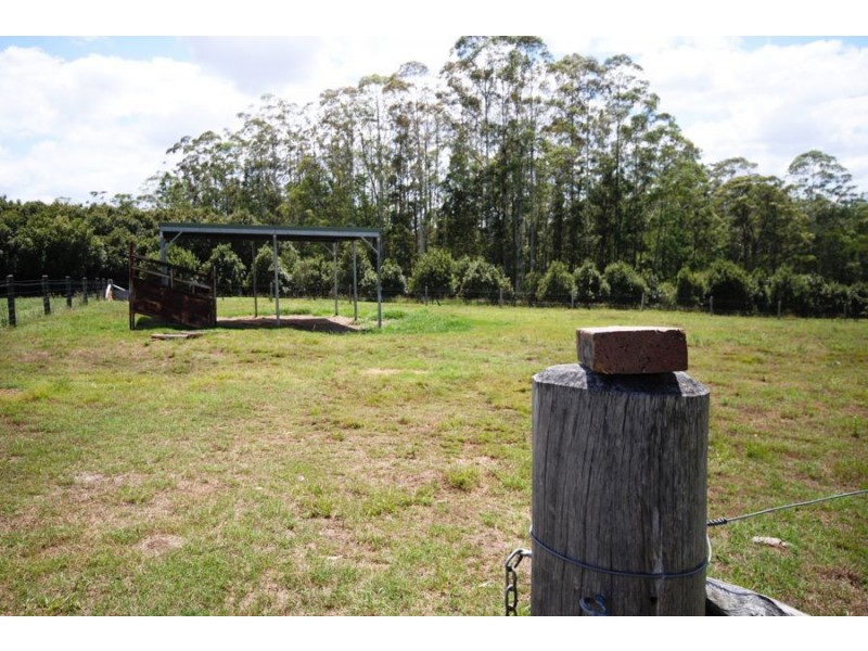 821 Kin Kin Road, Wolvi QLD 4570