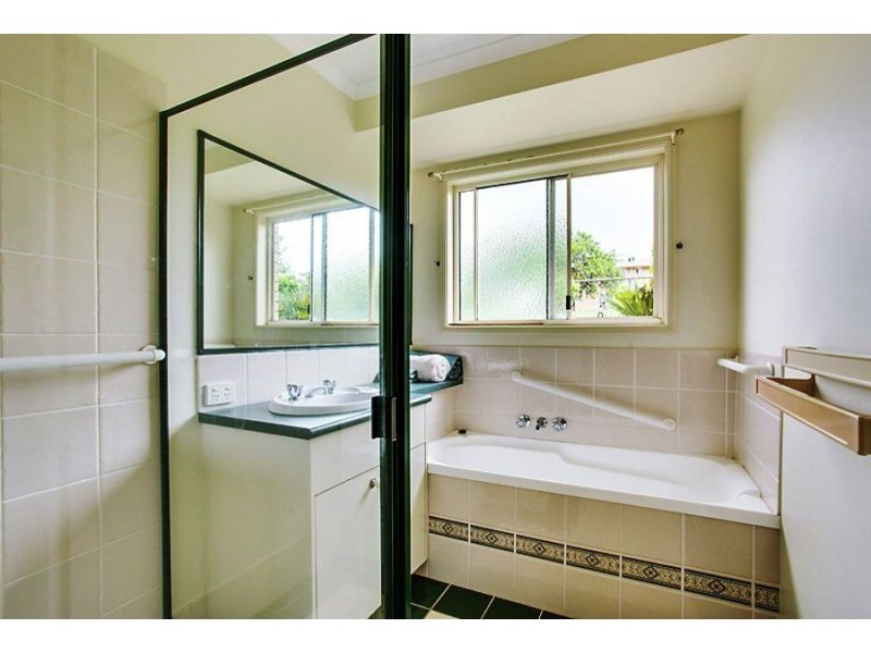 5 Willow Grove Road, Southside QLD 4570