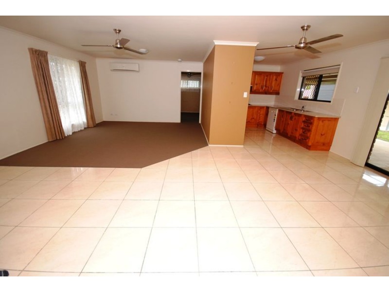 15 Castlereagh Court, Southside QLD 4570