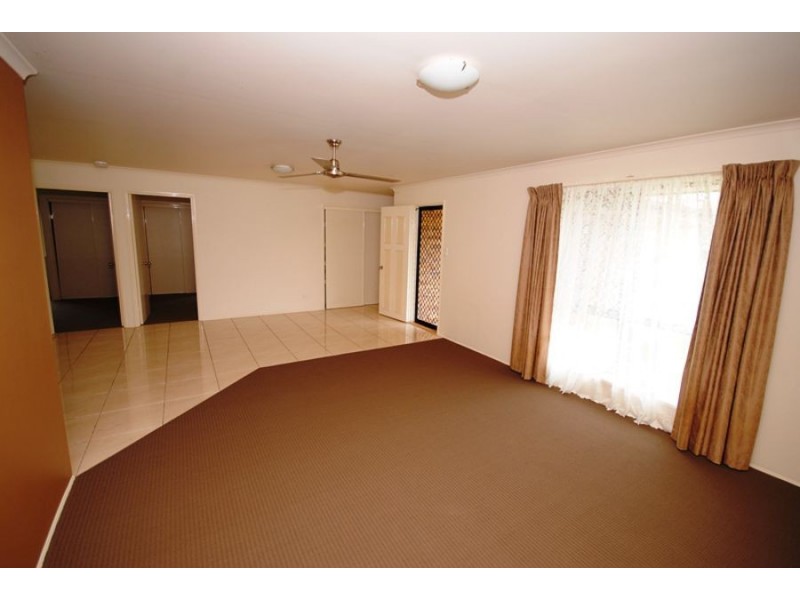 15 Castlereagh Court, Southside QLD 4570