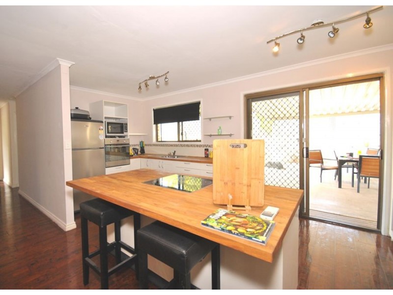 98 Stumm Rd, Southside QLD 4570