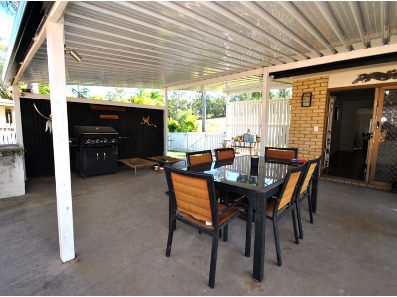 98 Stumm Rd, Southside QLD 4570