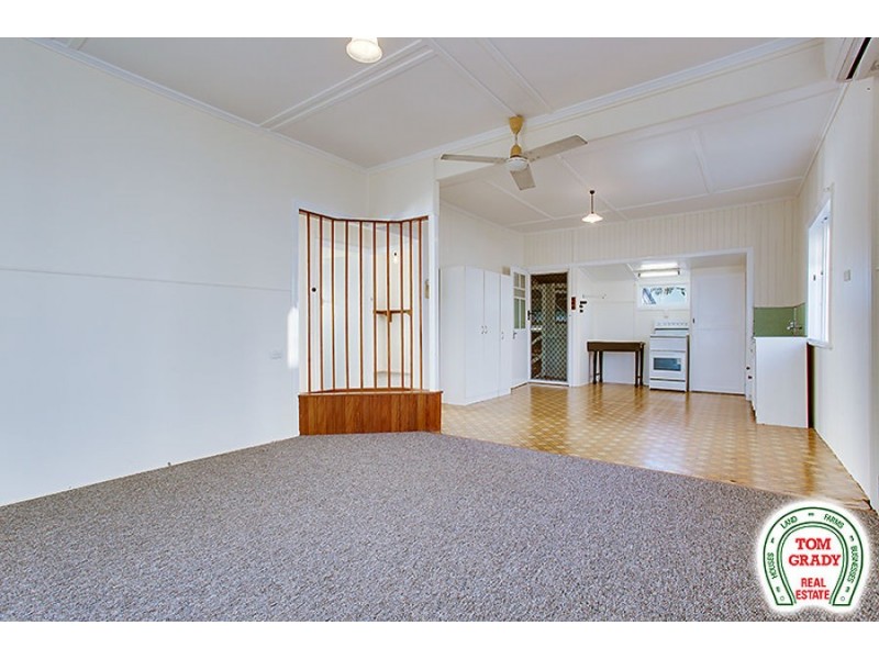 32 Noosa Road, Monkland QLD 4570