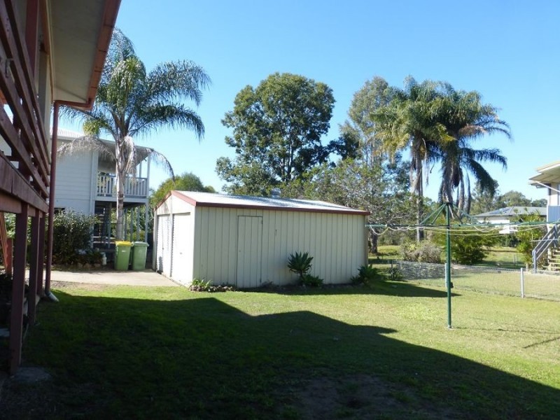4 Loder Street, Southside QLD 4570